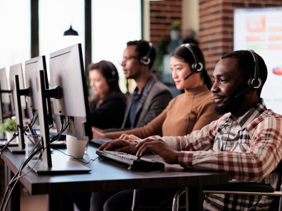 The Advantages of a Bilingual Call Center for North American Businesses